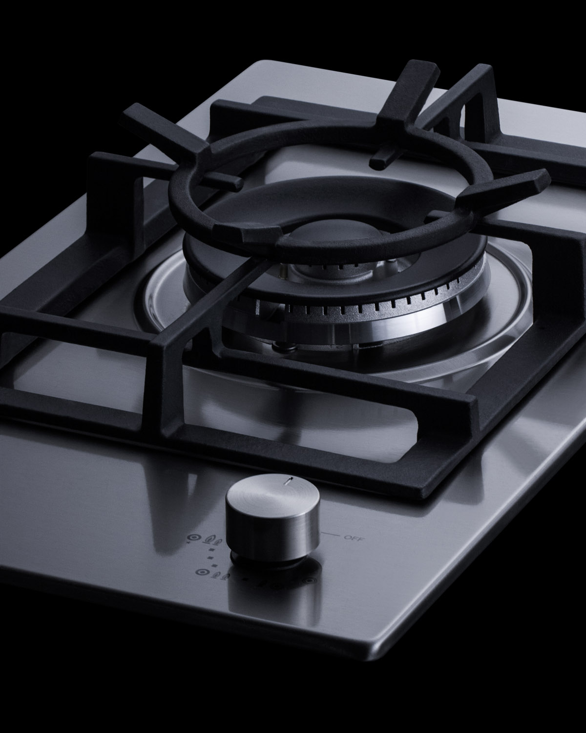 1-burner gas cooktop made in Italy with a sealed dual-burner, cast iron grate, and a 304 grade stainless steel surface